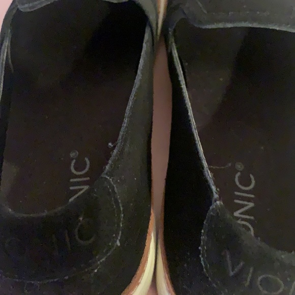 Vionic Dark Blue Shoes - Picture 8 of 11